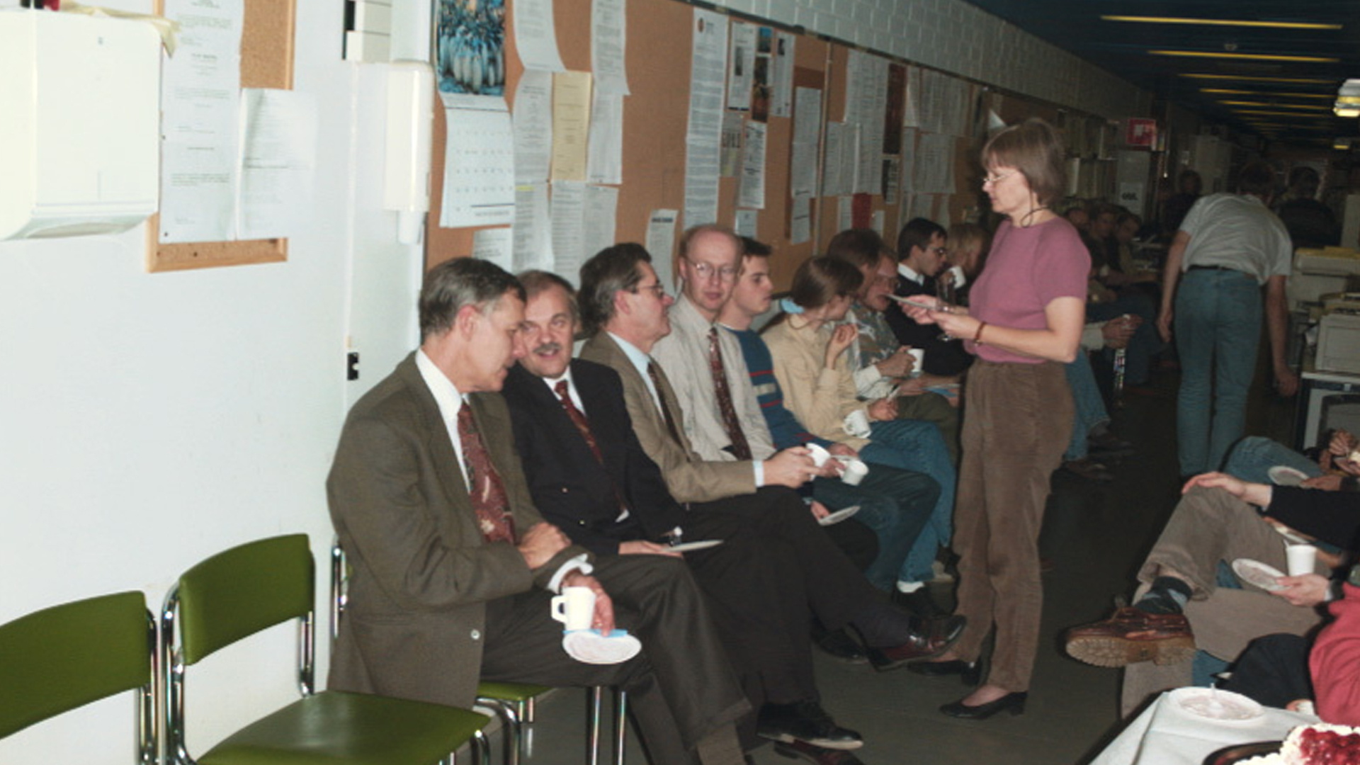 Fesivities at the Low temperature Laboratory in 1990's. Photo: FINNA